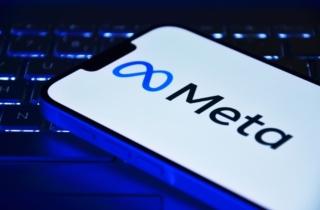 Indagine UE contro Meta. Infinite scroll e autoplay creano dipendenza