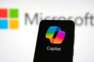 Microsoft inizia a sostituire OpenAI e Anthropic in Excel e Outlook con i propri modelli